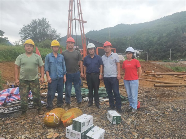8月12日，黟縣中交路建池黃鐵路利源中橋工程補(bǔ)勘項(xiàng)目工地.jpg